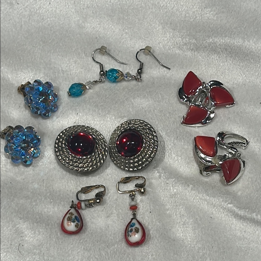 Vintage 5 pairs of stunning Silver Red blue clip and pierced Earrings set